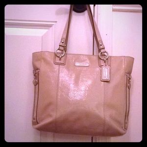COACH nude leather tote in perfect condition 💞💞